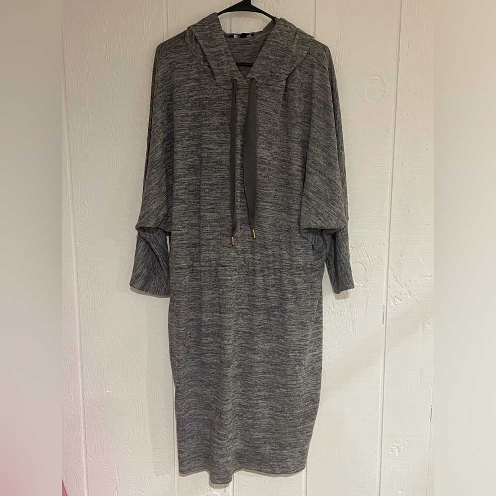 Suite 7 3X long hooded gray sweater